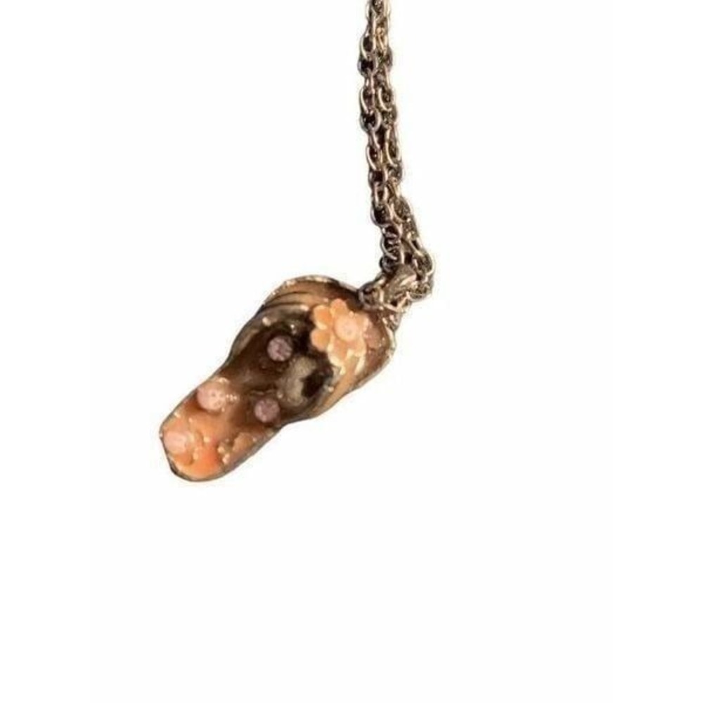 Adorable flip-flop charm‎ w/ silver chain
